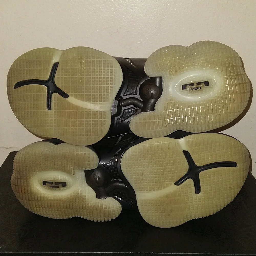 LeBron XIX Black Anthracite Sneakers (GS) 2021 - Picture 7 of 8